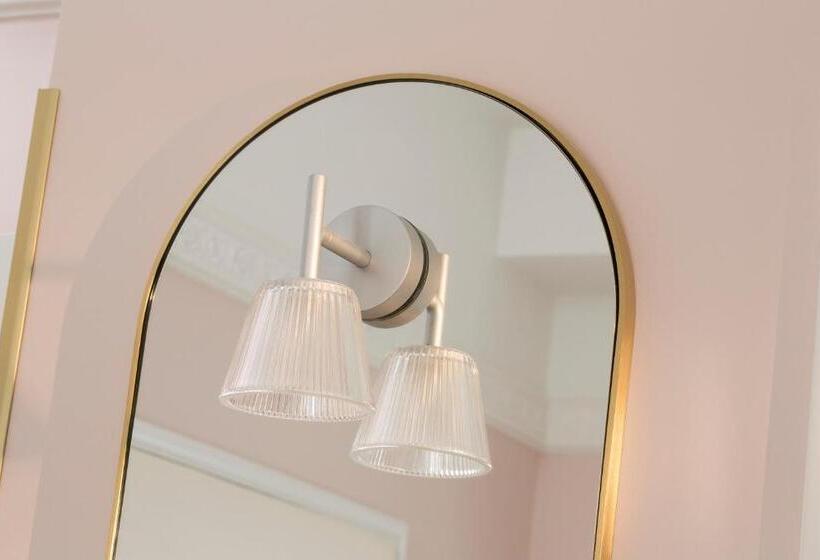 غرفة قياسية فردية, Pastel Paris