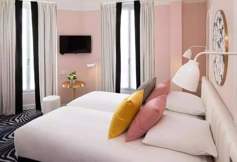Camera Comfort, Pastel Paris