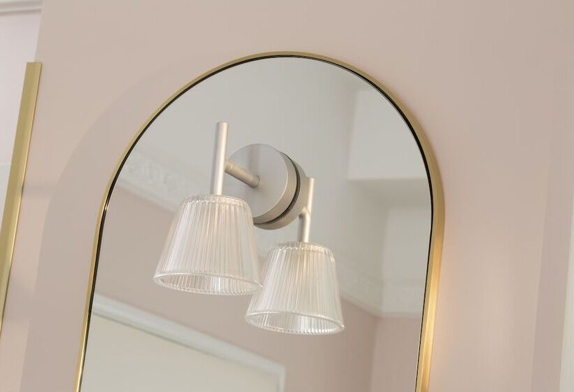 غرفة قياسية, Pastel Paris