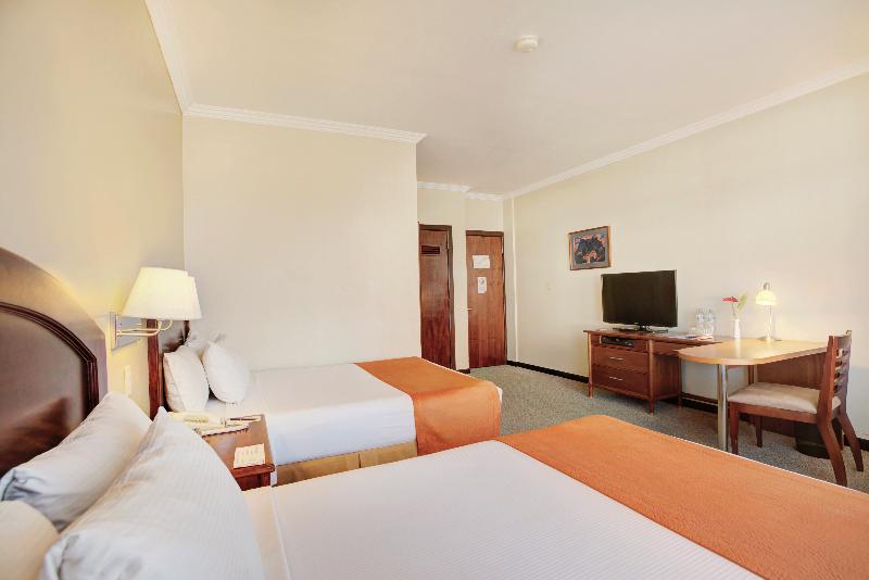 חדר סופריור, Quito