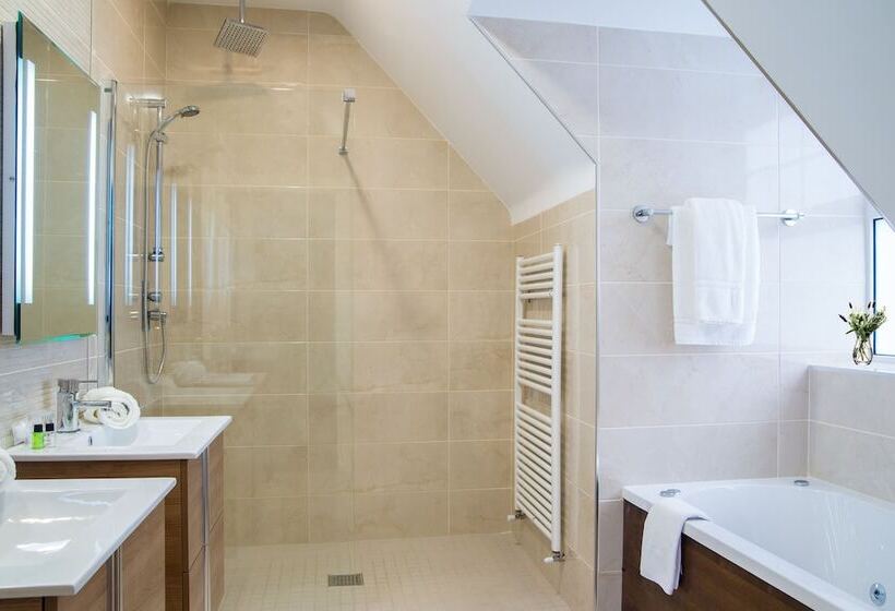 غرفة عائلية, The Great Northern