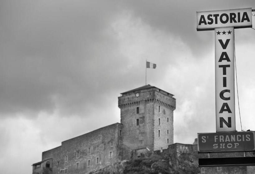 اتاق استاندارد چهار تخته, The Originals City, Hôtel Astoria Vatican, Lourdes