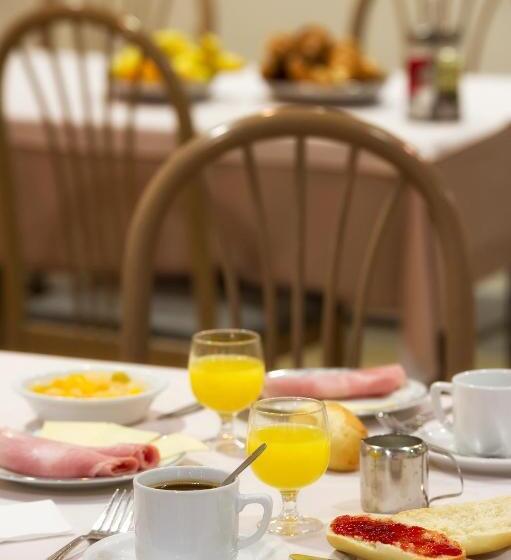 اتاق استاندارد چهار تخته, The Originals City, Hôtel Astoria Vatican, Lourdes