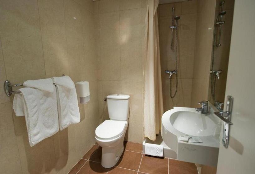Номер Стандарт Индивидуальный, The Originals City, Hôtel Astoria Vatican, Lourdes