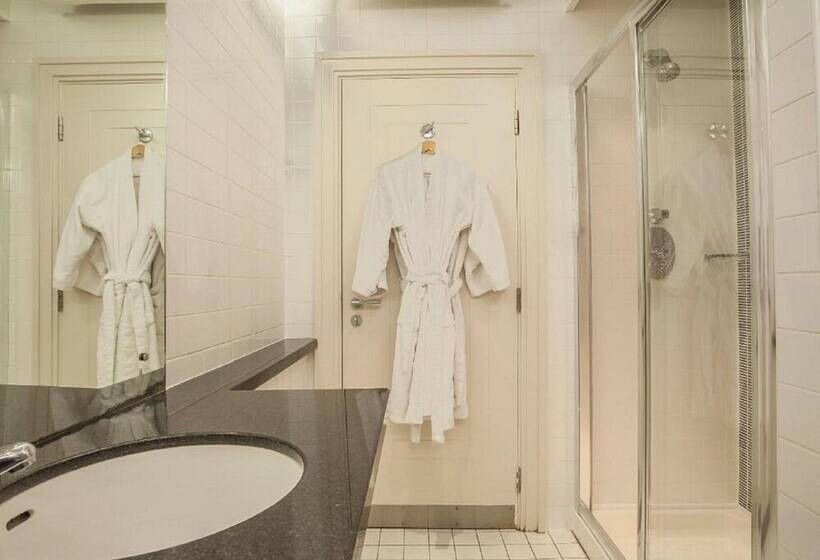 스탠다드 룸, Prince Of Wales