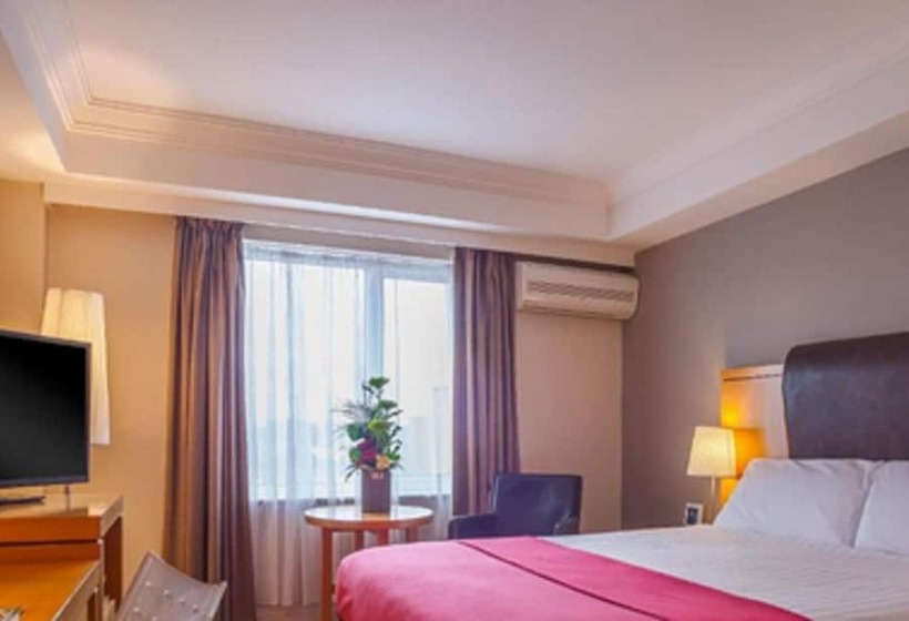 이코노미 룸, Prince Of Wales