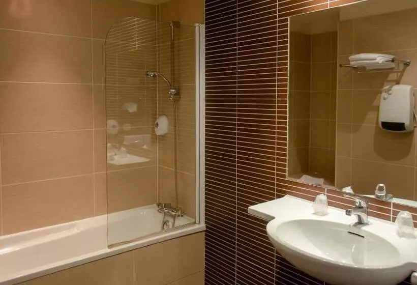 اتاق استاندارد سه نفره, Cit Hotel Criden