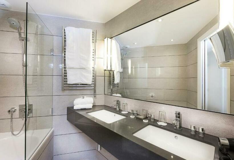 Chambre Supérieure, Balmoral Champselysees