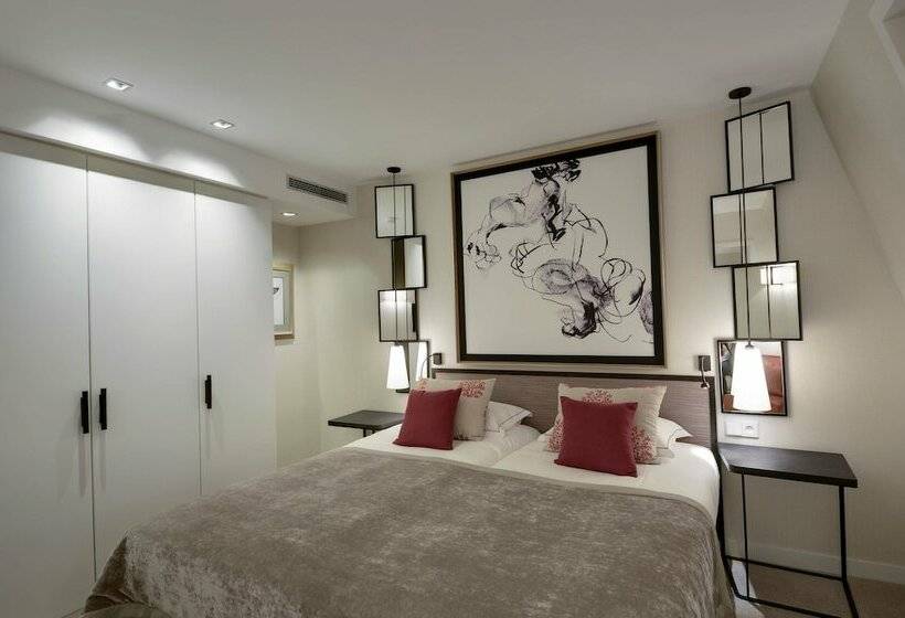 Chambre Supérieure, Balmoral Champselysees