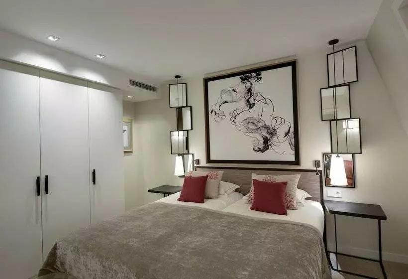 スーペリアールーム, Balmoral Champselysees