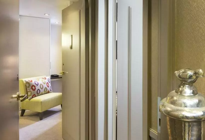 デラックスファミリールーム, Balmoral Champselysees