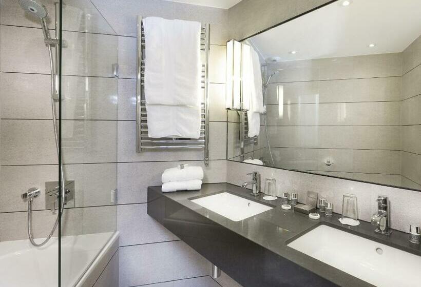 Chambre Familiale Deluxe, Balmoral Champselysees