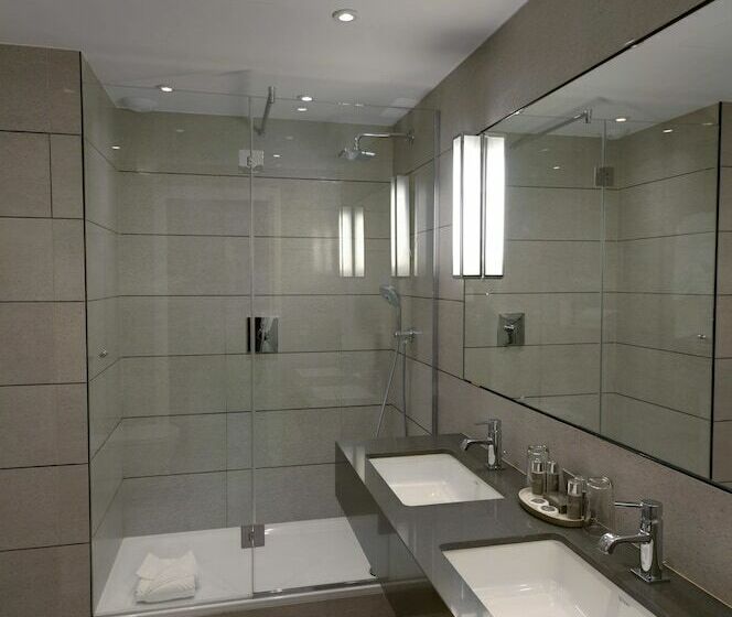 Suite, Balmoral Champselysees