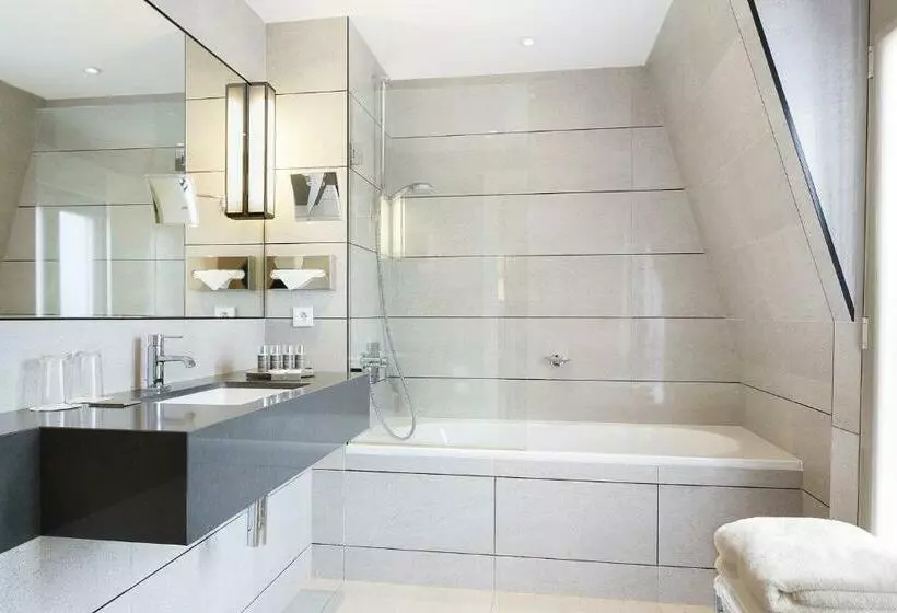 デラックススイート, Balmoral Champselysees