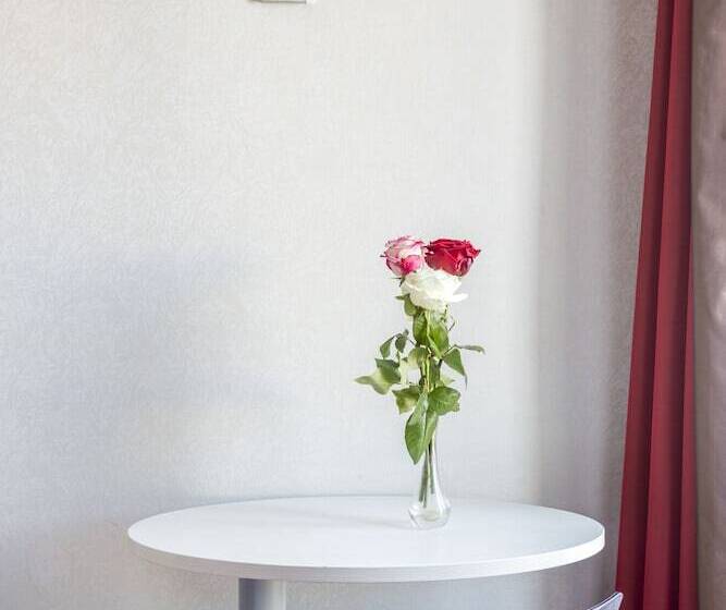 スタンダードルーム, Berkeley