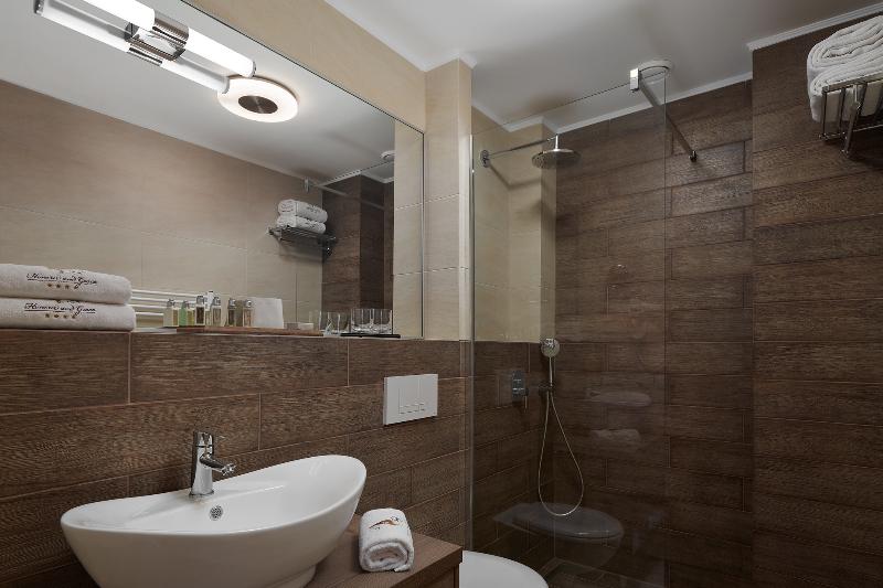 スタンダードルーム, Berkeley