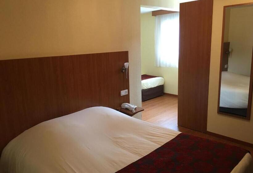 Семейный Номер, Brit Hotel Poitiers Beaulieu