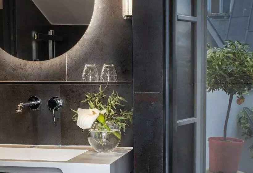 Deluxe Kamer, Cambon
