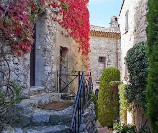 اتاق استاندارد, Chateau Eza