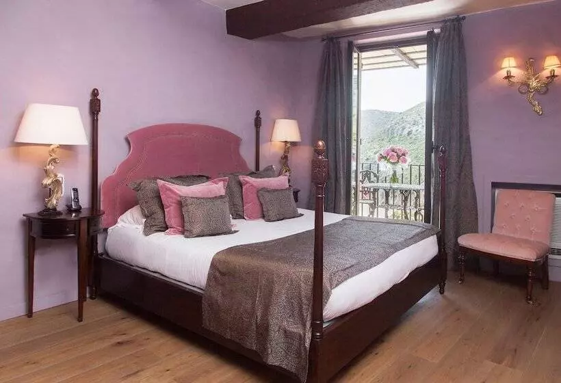 Superior-Zimmer, Chateau Eza