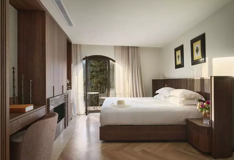 Superior-Zimmer, Chateau Eza