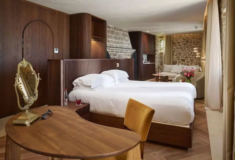 Suite Prezidențial, Chateau Eza