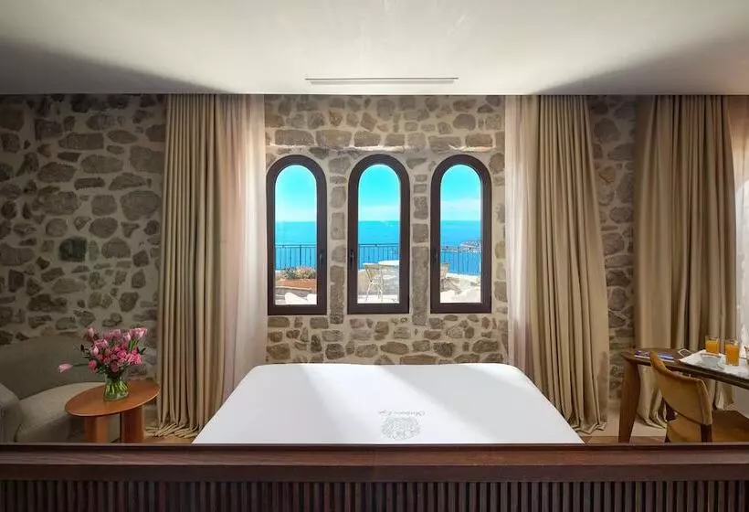 Suite Prezidențial, Chateau Eza