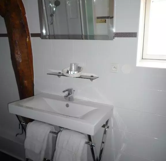 اتاق استاندارد, Cit Hôtel Le Plantagenet