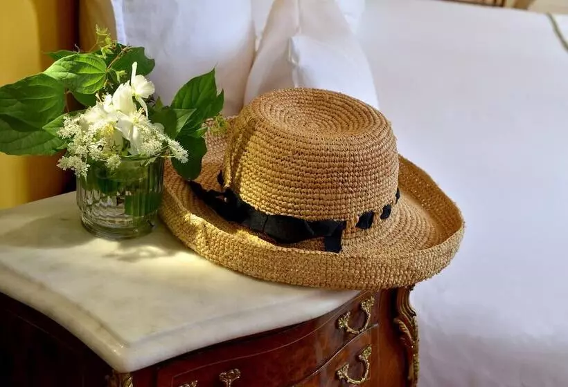 اتاق استاندارد یک نفره, Cit Hôtel Le Plantagenet