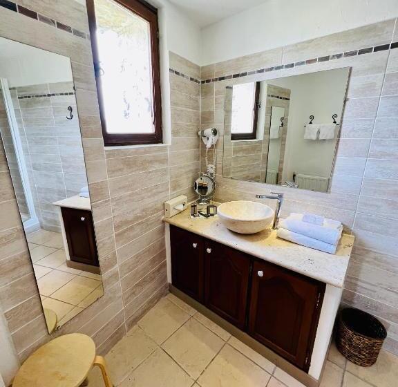 디럭스 룸, Château De Trigance