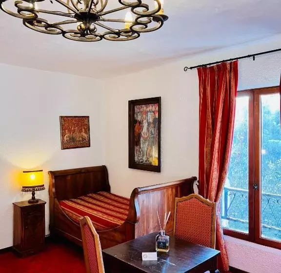 スーペリアトリプルルーム, Château De Trigance