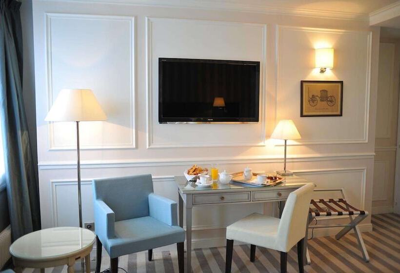 اتاق سوپریور, De l'Universite