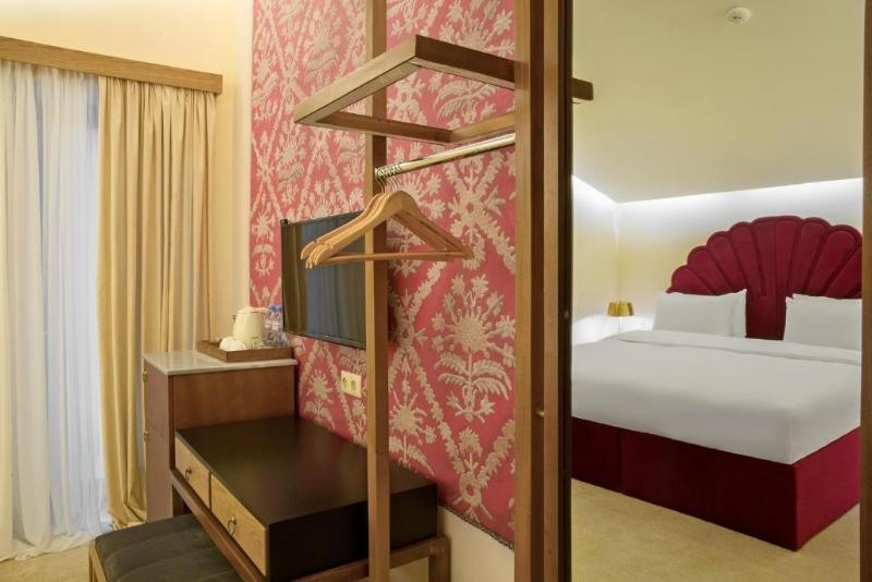 سوییت جونیور, Hôtel Des Beaux Arts Toulouse