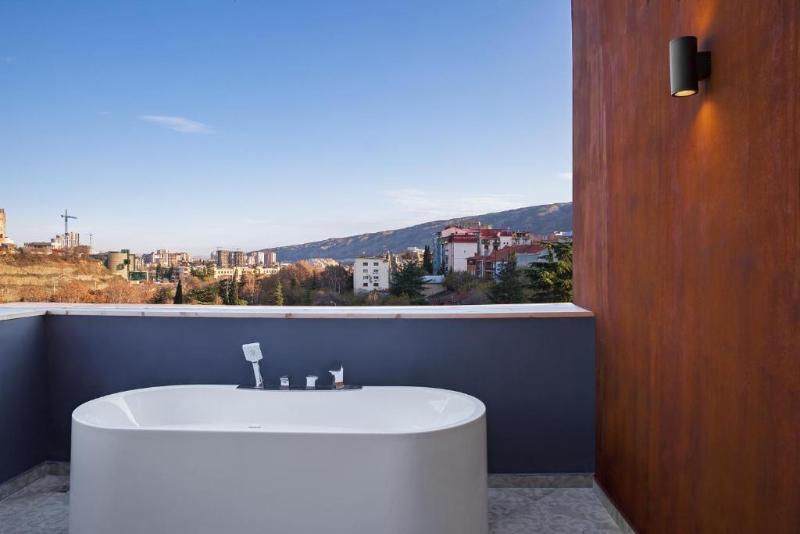 سوییت جونیور, Hôtel Des Beaux Arts Toulouse