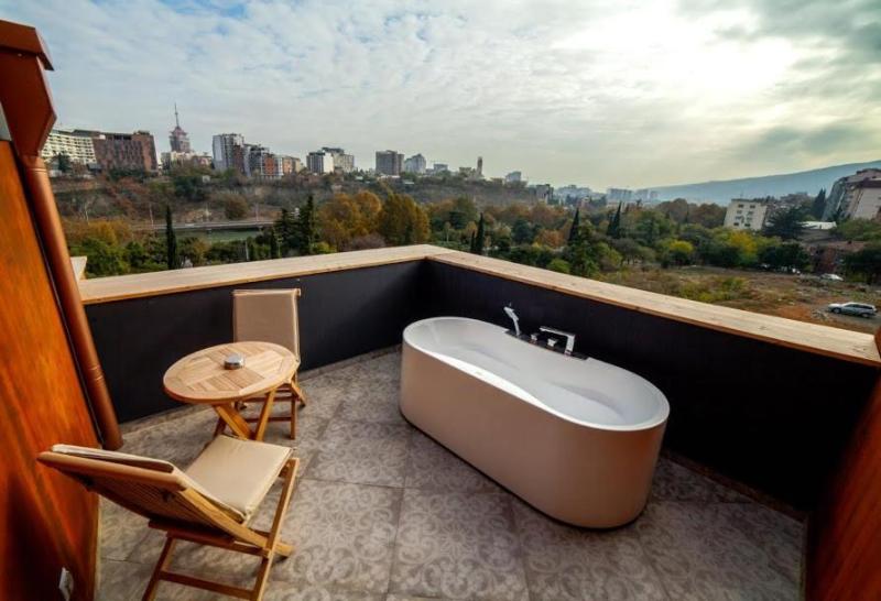 سوییت جونیور, Hôtel Des Beaux Arts Toulouse