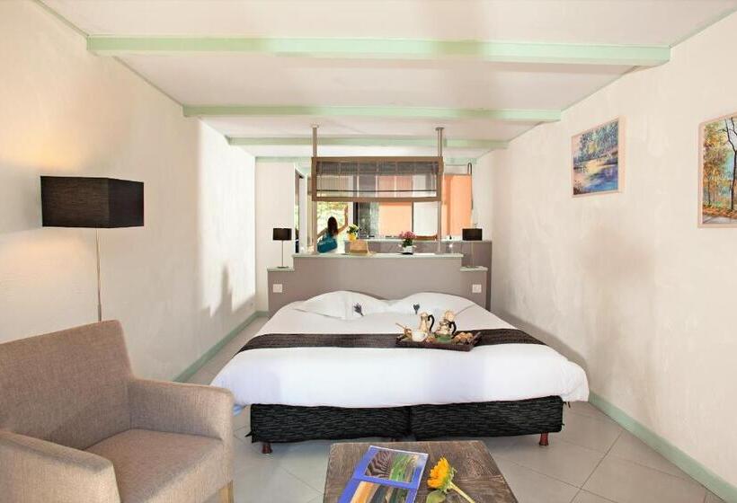 غرفة قياسية, Domaine Du Val De Sault