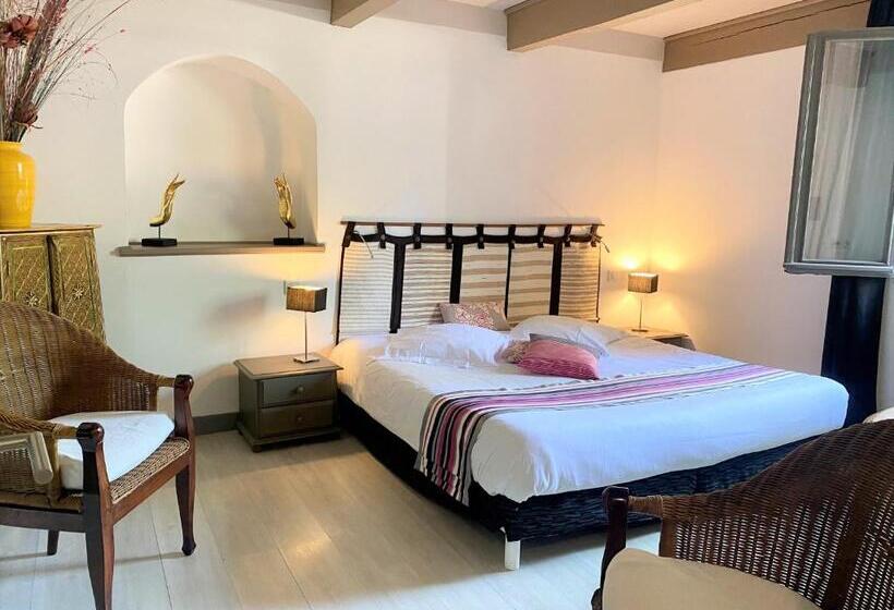 جناح عائلي, Domaine Du Val De Sault