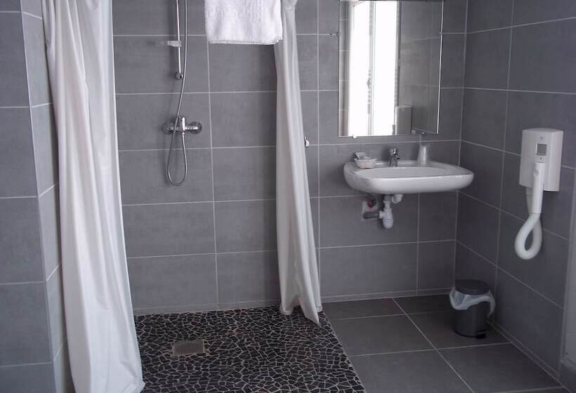 패밀리 룸, Hôtel Belazur