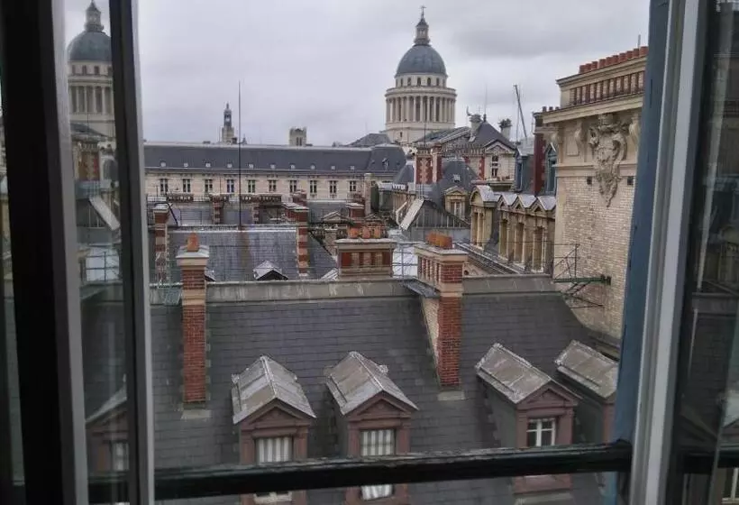 景色の見えるスーペリアルーム, Cluny Sorbonne