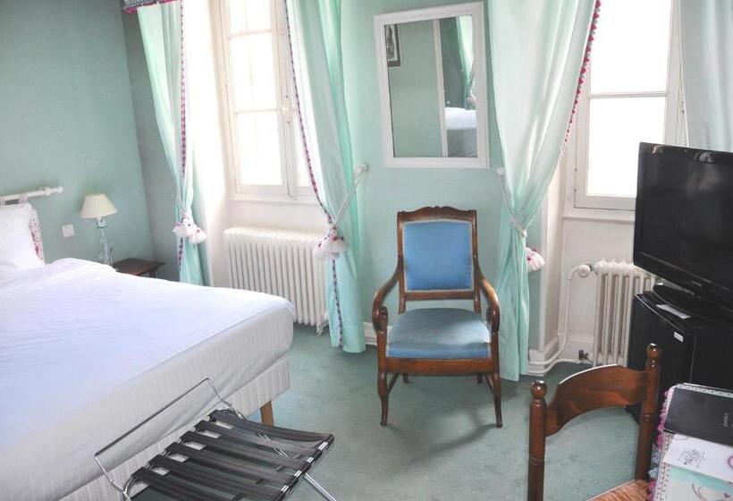 Номер Престиж, Hôtel De France