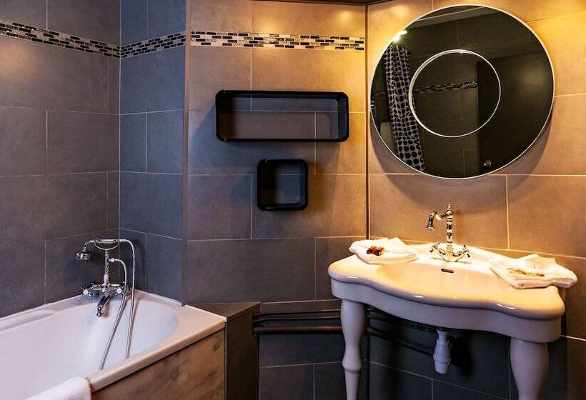 小型套房, Hôtel Restaurant Du Château De La Tour