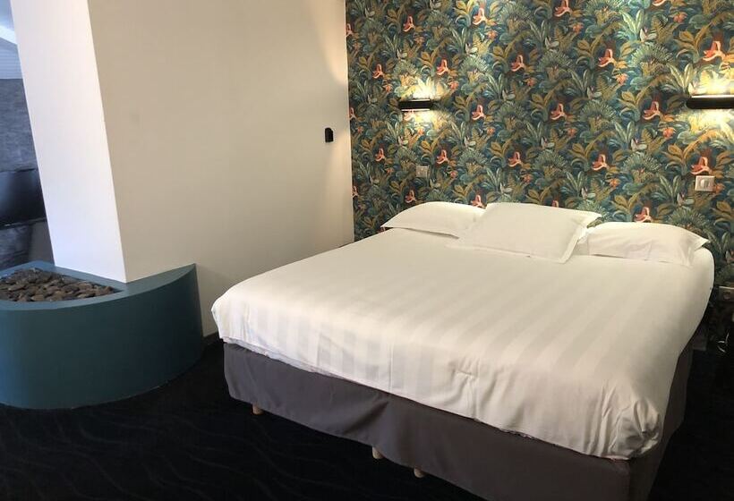 小型套房, Hôtel Restaurant Du Château De La Tour