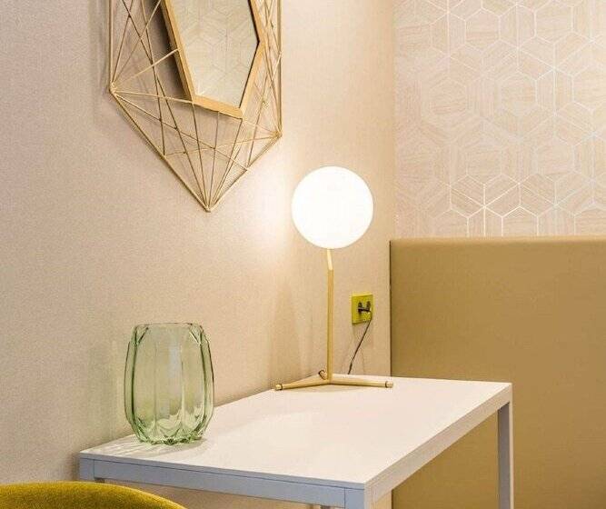 四人标准间, Hôtel Restaurant Du Château De La Tour