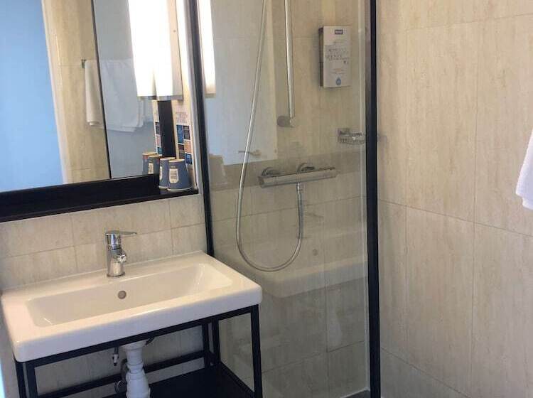 标准间, Kyriad Argenteuil