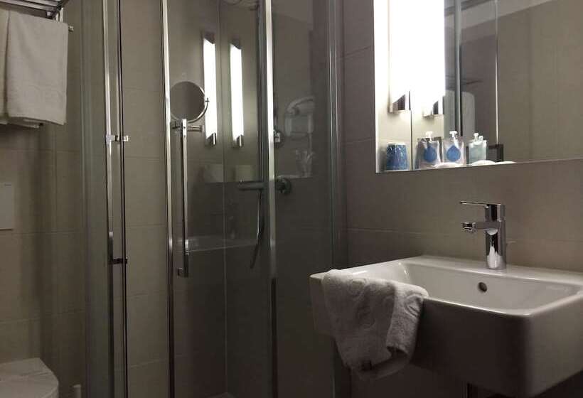 Номер Стандарт, Kyriad Argenteuil