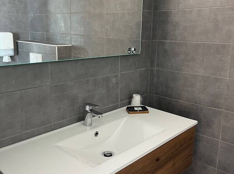 Номер Комфорт, Le Clos Du Pontic Logis Et Cit