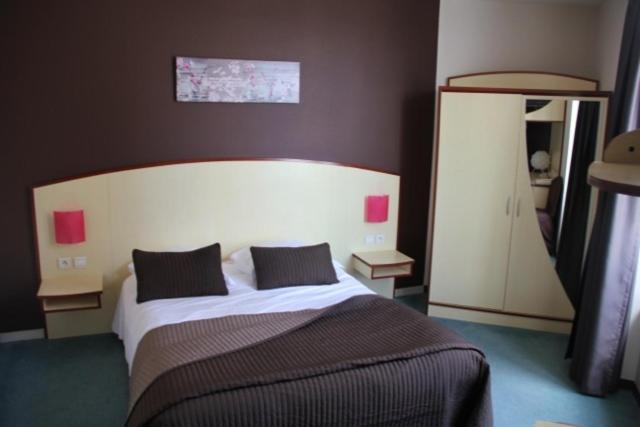 Номер Стандарт, Logis Hôtel De France Restaurant Le Lucullus