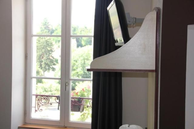 Номер Стандарт Трехместный, Logis Hôtel De France Restaurant Le Lucullus