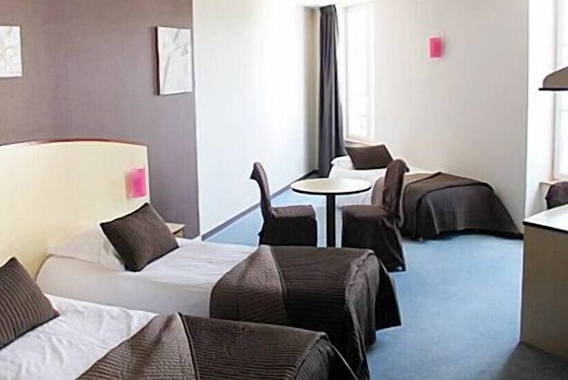 Номер Стандарт Трехместный, Logis Hôtel De France Restaurant Le Lucullus