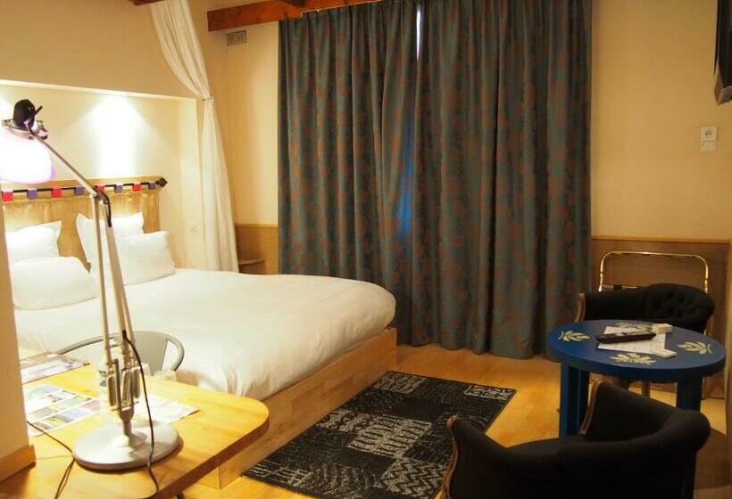 Номер Стандарт, Logis Hôtel Les Pages